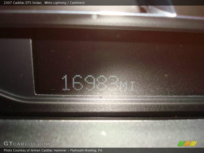 White Lightning / Cashmere 2007 Cadillac DTS Sedan