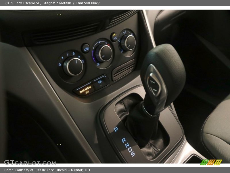 Magnetic Metallic / Charcoal Black 2015 Ford Escape SE
