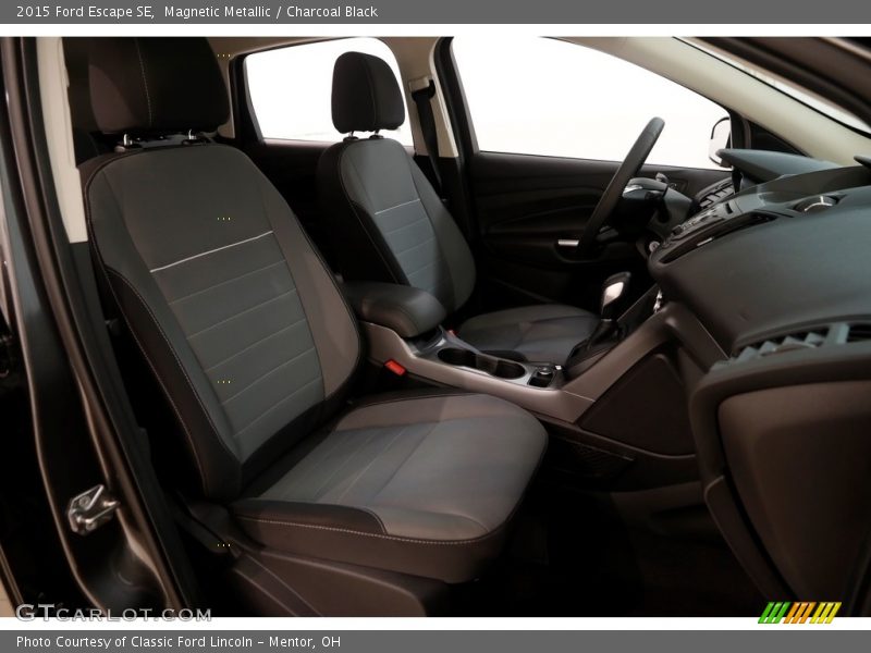 Magnetic Metallic / Charcoal Black 2015 Ford Escape SE