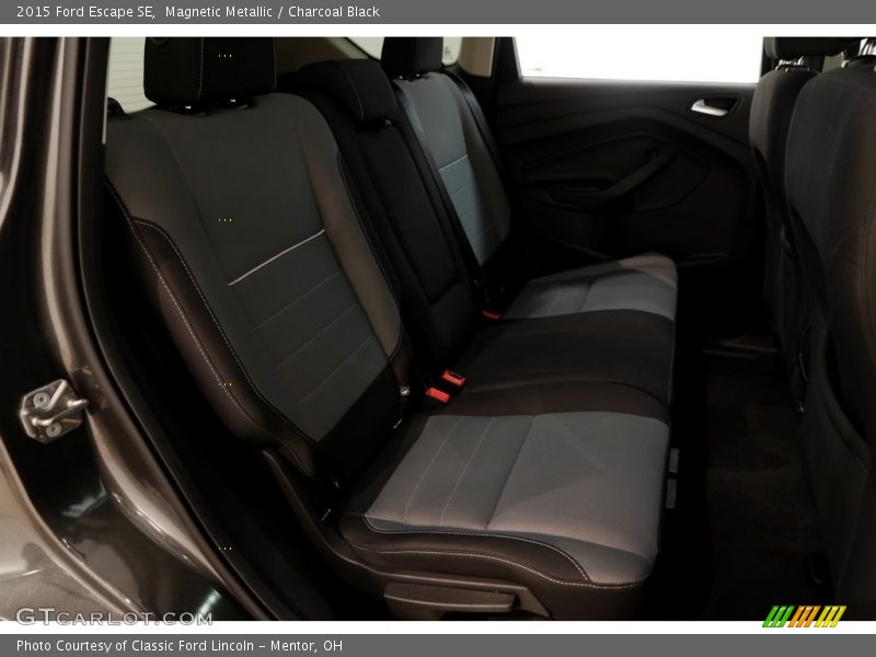 Magnetic Metallic / Charcoal Black 2015 Ford Escape SE