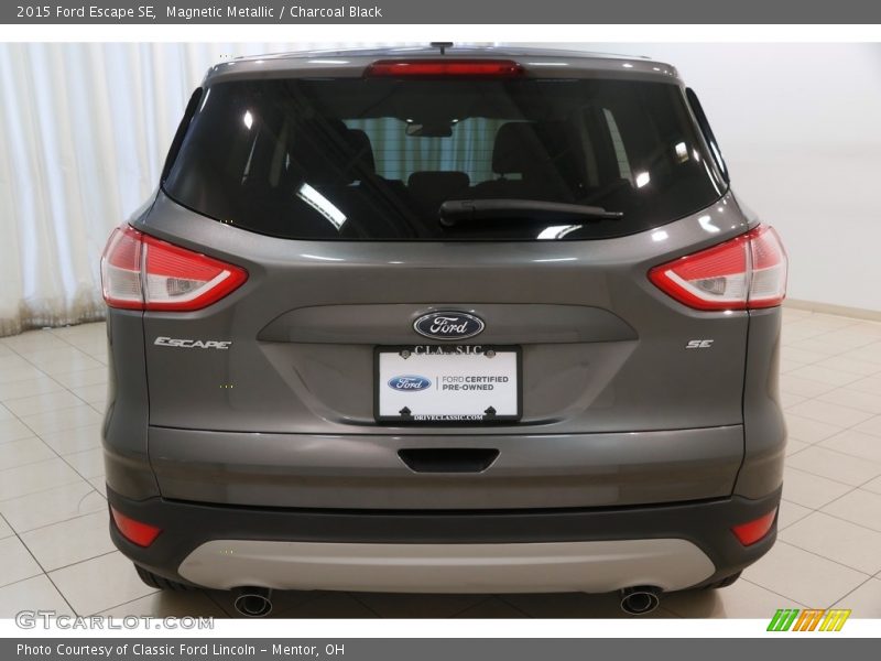 Magnetic Metallic / Charcoal Black 2015 Ford Escape SE