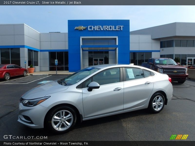Silver Ice Metallic / Jet Black 2017 Chevrolet Cruze LT