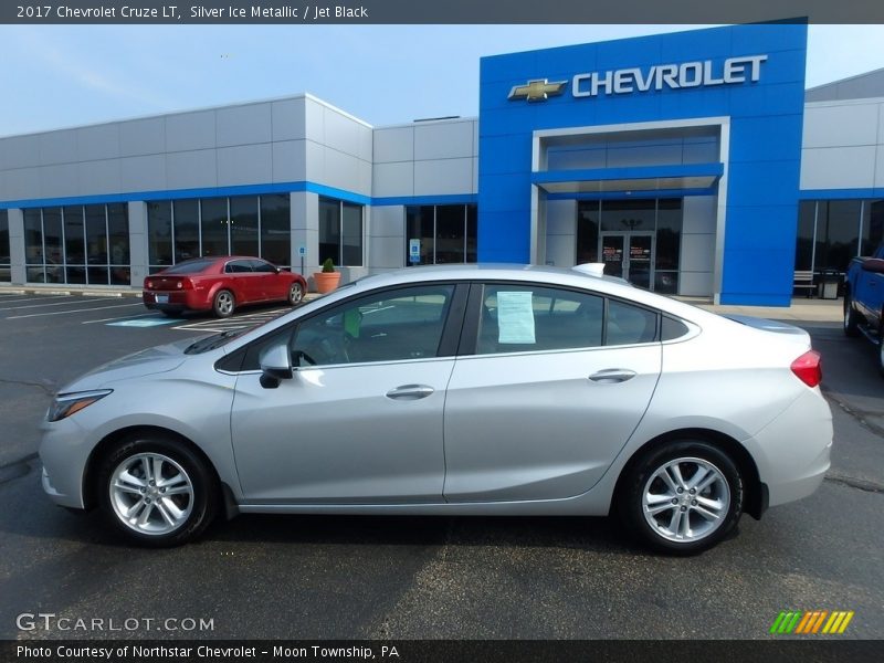 Silver Ice Metallic / Jet Black 2017 Chevrolet Cruze LT