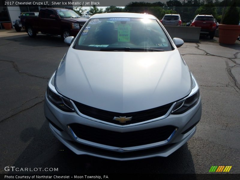 Silver Ice Metallic / Jet Black 2017 Chevrolet Cruze LT