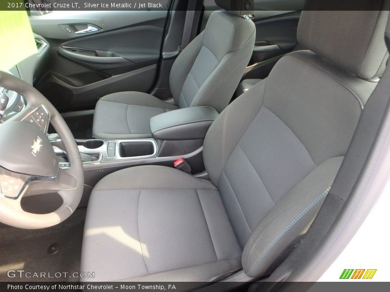 Silver Ice Metallic / Jet Black 2017 Chevrolet Cruze LT