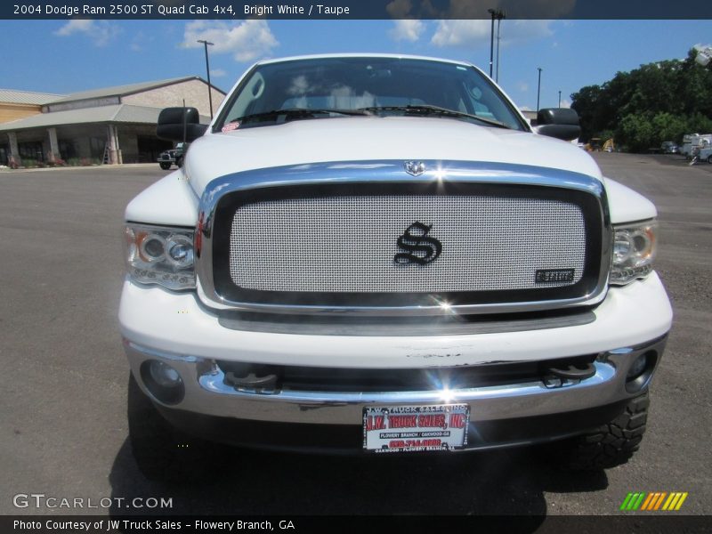 Bright White / Taupe 2004 Dodge Ram 2500 ST Quad Cab 4x4