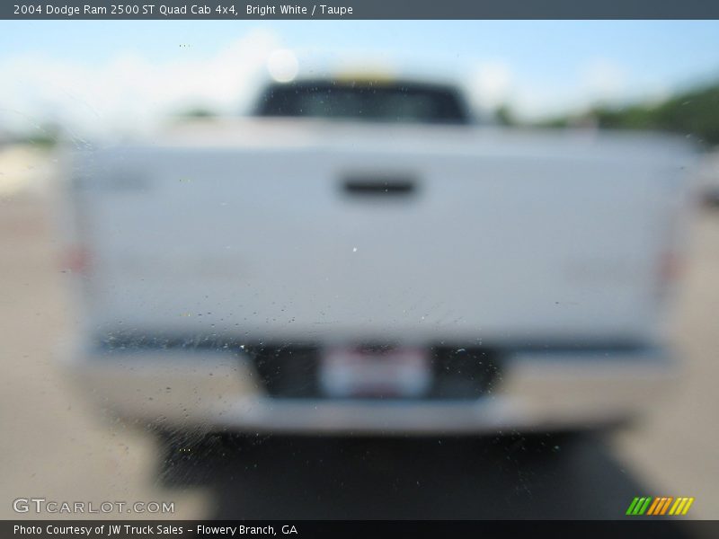 Bright White / Taupe 2004 Dodge Ram 2500 ST Quad Cab 4x4
