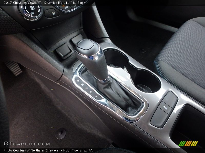 Silver Ice Metallic / Jet Black 2017 Chevrolet Cruze LT