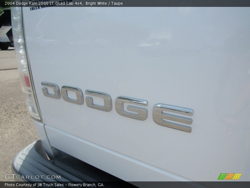 Bright White / Taupe 2004 Dodge Ram 2500 ST Quad Cab 4x4