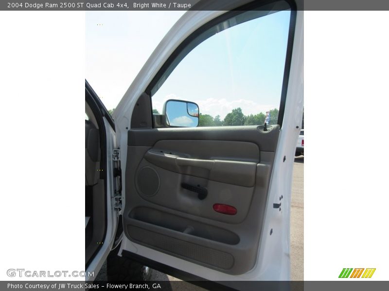 Bright White / Taupe 2004 Dodge Ram 2500 ST Quad Cab 4x4