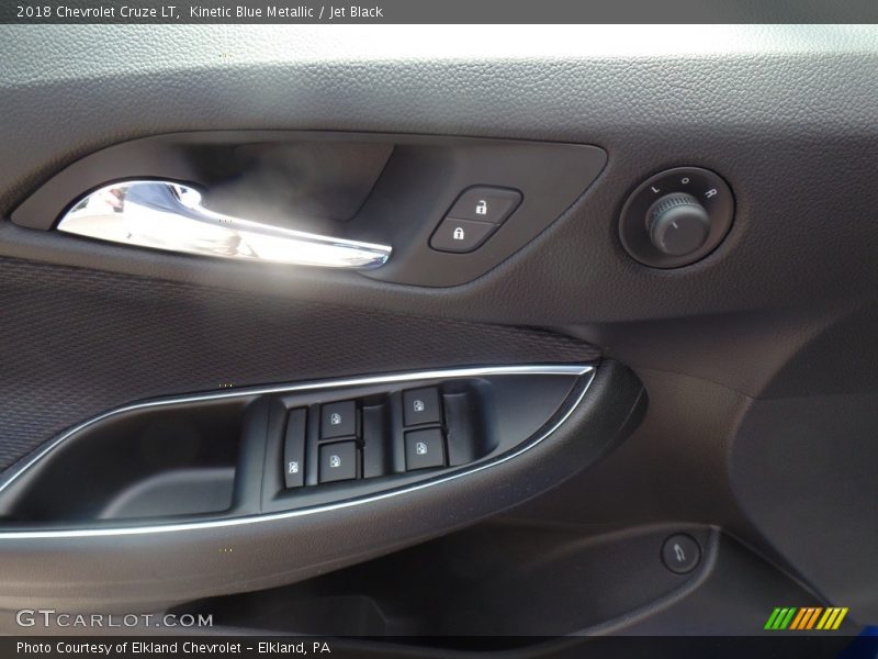 Kinetic Blue Metallic / Jet Black 2018 Chevrolet Cruze LT