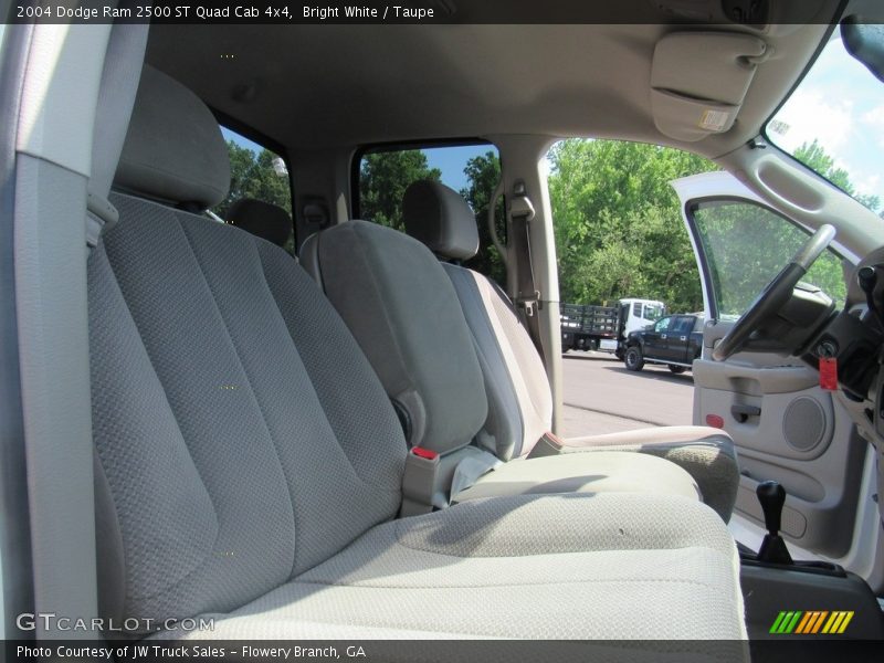 Bright White / Taupe 2004 Dodge Ram 2500 ST Quad Cab 4x4