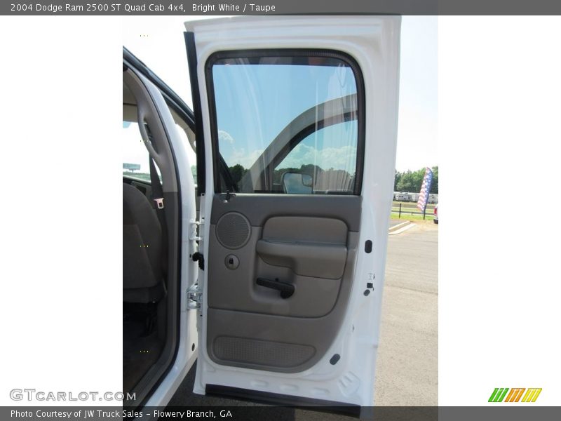 Bright White / Taupe 2004 Dodge Ram 2500 ST Quad Cab 4x4