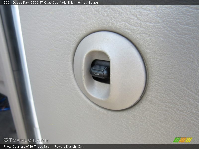 Bright White / Taupe 2004 Dodge Ram 2500 ST Quad Cab 4x4