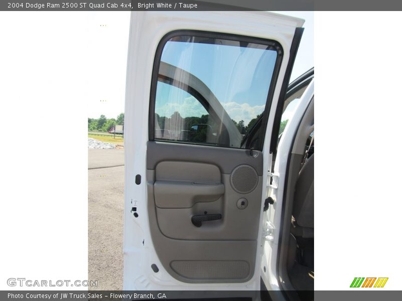 Bright White / Taupe 2004 Dodge Ram 2500 ST Quad Cab 4x4