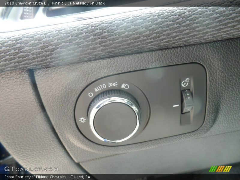 Kinetic Blue Metallic / Jet Black 2018 Chevrolet Cruze LT