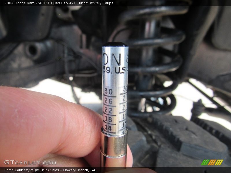 Bright White / Taupe 2004 Dodge Ram 2500 ST Quad Cab 4x4