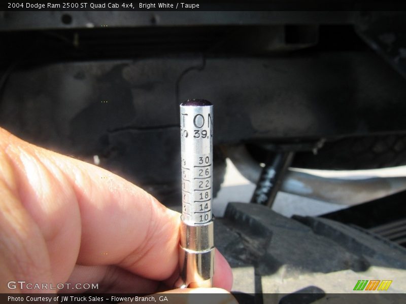 Bright White / Taupe 2004 Dodge Ram 2500 ST Quad Cab 4x4