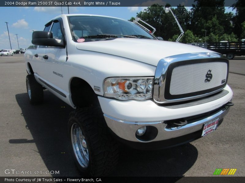 Bright White / Taupe 2004 Dodge Ram 2500 ST Quad Cab 4x4