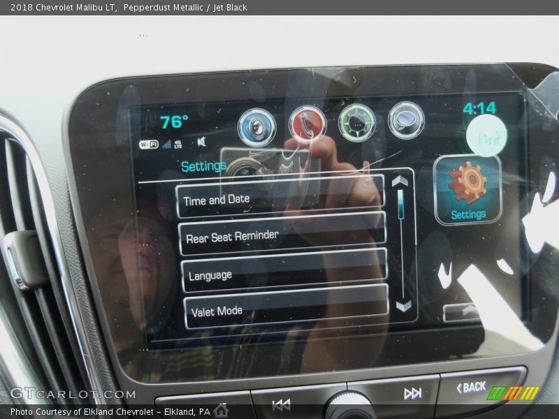 Pepperdust Metallic / Jet Black 2018 Chevrolet Malibu LT