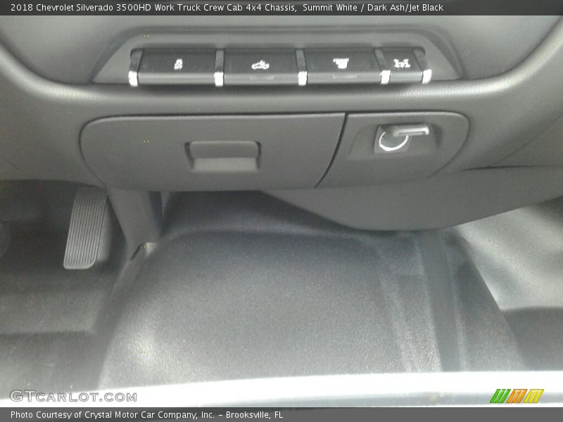 Summit White / Dark Ash/Jet Black 2018 Chevrolet Silverado 3500HD Work Truck Crew Cab 4x4 Chassis