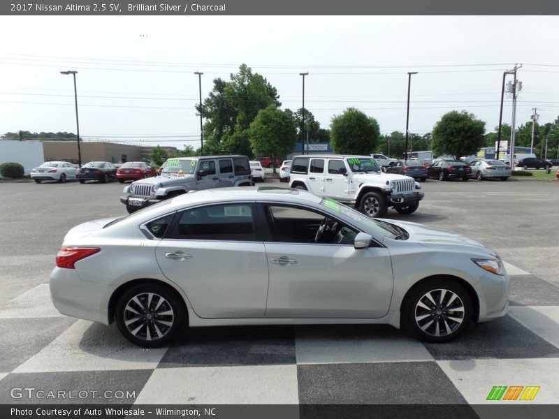 Brilliant Silver / Charcoal 2017 Nissan Altima 2.5 SV