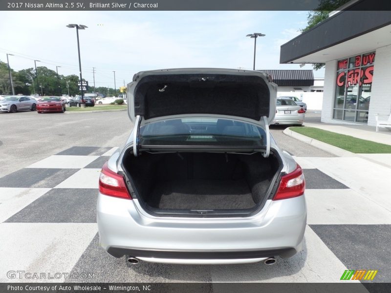 Brilliant Silver / Charcoal 2017 Nissan Altima 2.5 SV