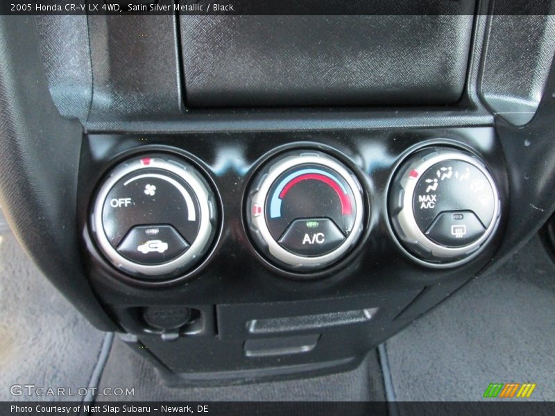 Satin Silver Metallic / Black 2005 Honda CR-V LX 4WD