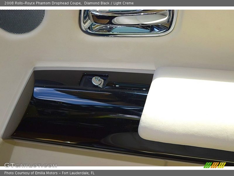 Diamond Black / Light Creme 2008 Rolls-Royce Phantom Drophead Coupe