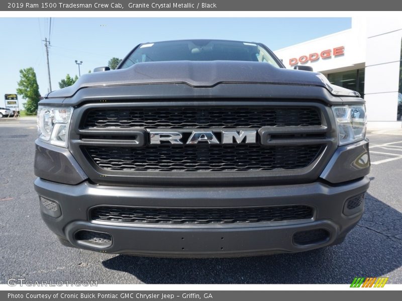Granite Crystal Metallic / Black 2019 Ram 1500 Tradesman Crew Cab