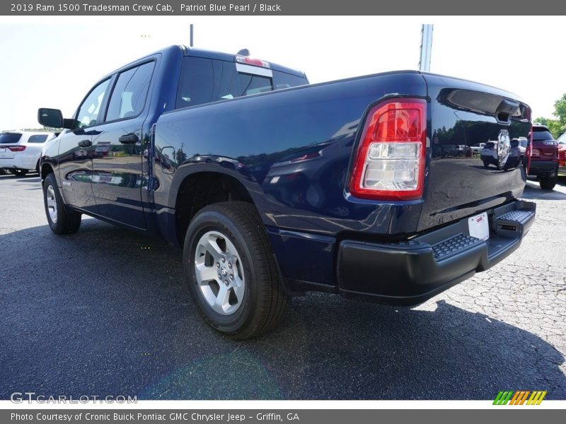 Patriot Blue Pearl / Black 2019 Ram 1500 Tradesman Crew Cab