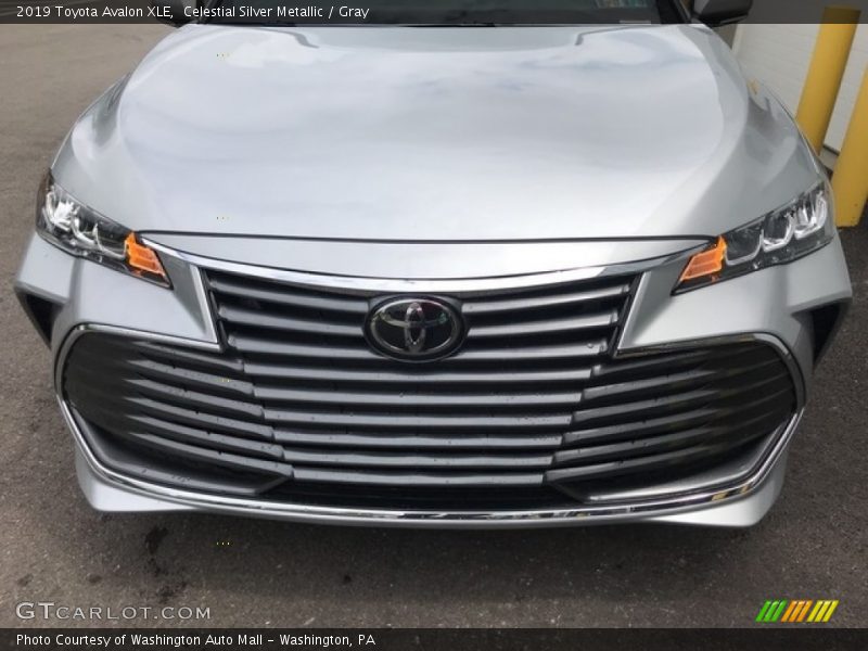 Celestial Silver Metallic / Gray 2019 Toyota Avalon XLE