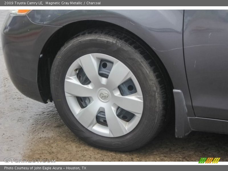Magnetic Gray Metallic / Charcoal 2009 Toyota Camry LE