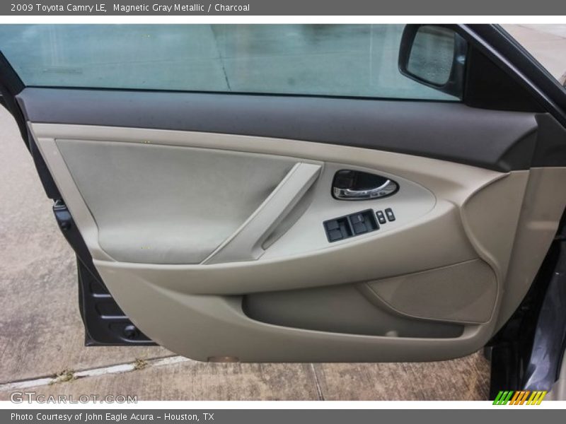 Magnetic Gray Metallic / Charcoal 2009 Toyota Camry LE