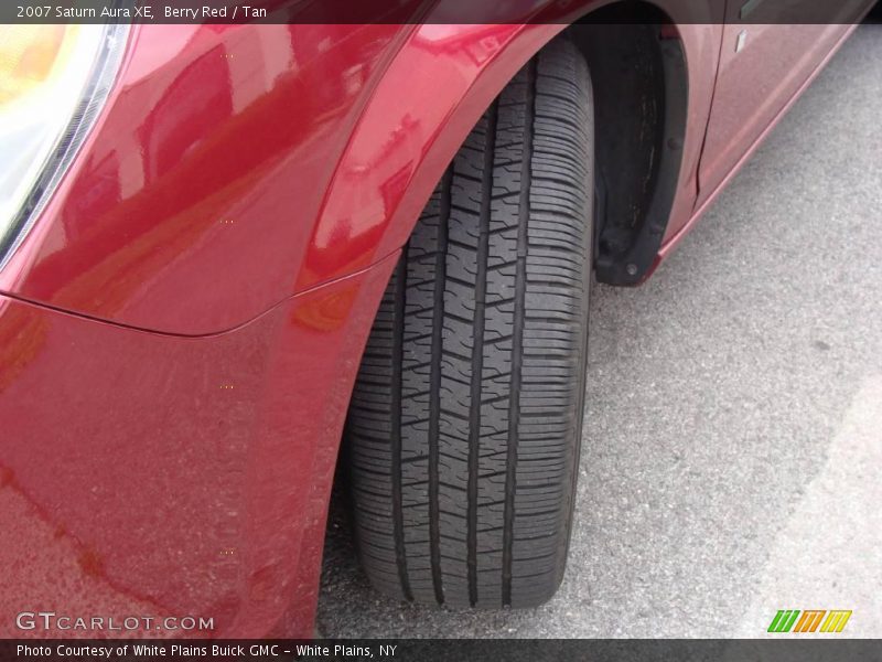 Berry Red / Tan 2007 Saturn Aura XE