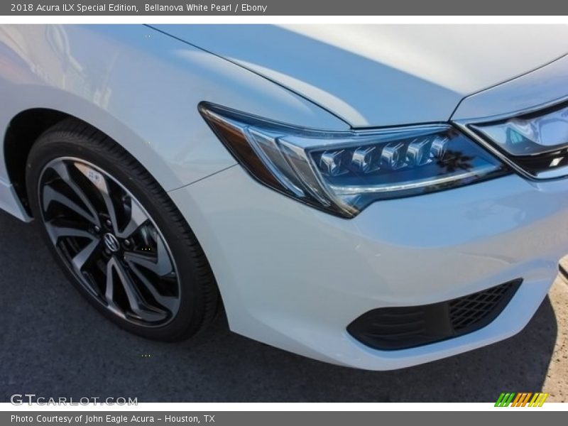 Bellanova White Pearl / Ebony 2018 Acura ILX Special Edition