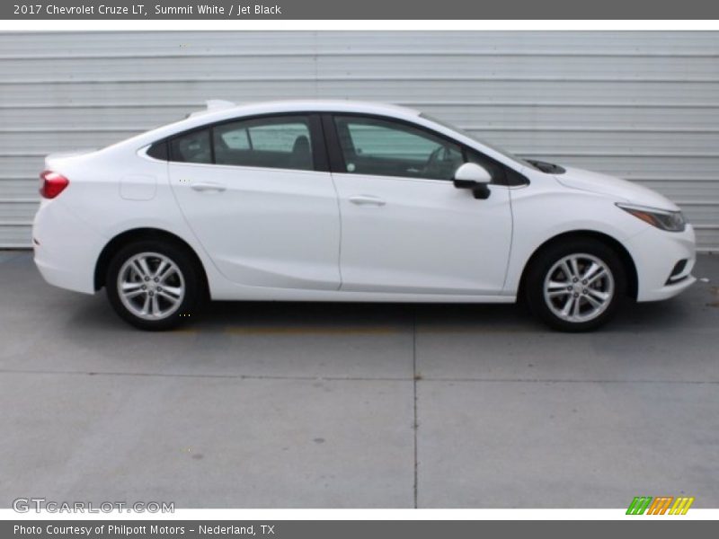 Summit White / Jet Black 2017 Chevrolet Cruze LT