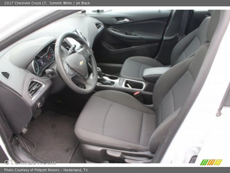 Summit White / Jet Black 2017 Chevrolet Cruze LT
