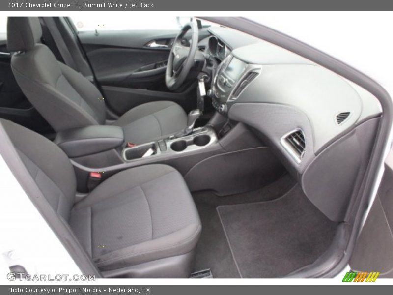 Summit White / Jet Black 2017 Chevrolet Cruze LT