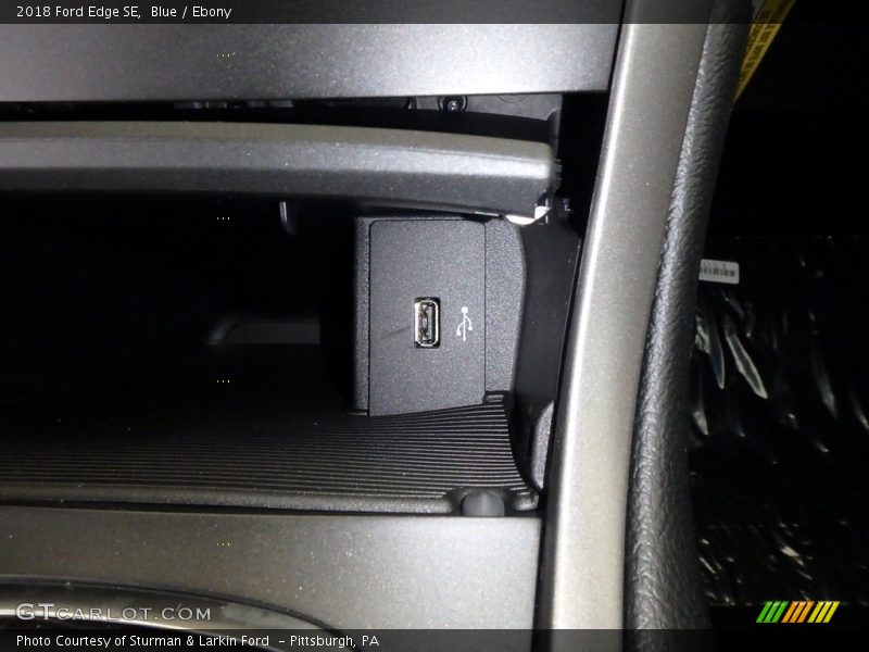 Blue / Ebony 2018 Ford Edge SE