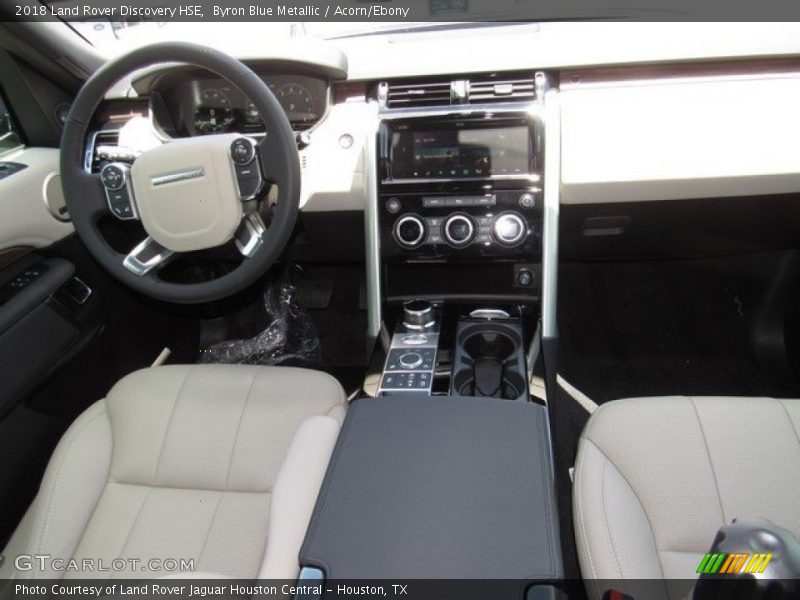Byron Blue Metallic / Acorn/Ebony 2018 Land Rover Discovery HSE