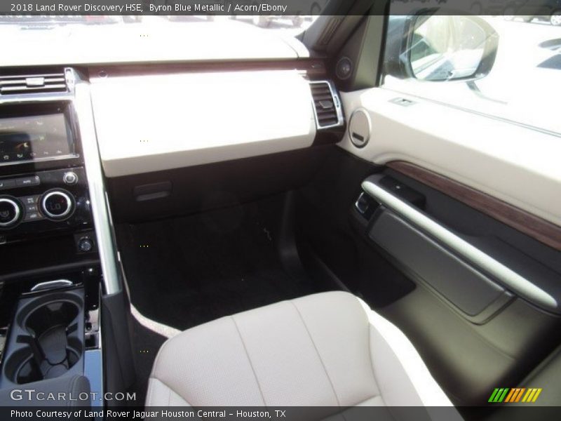 Byron Blue Metallic / Acorn/Ebony 2018 Land Rover Discovery HSE
