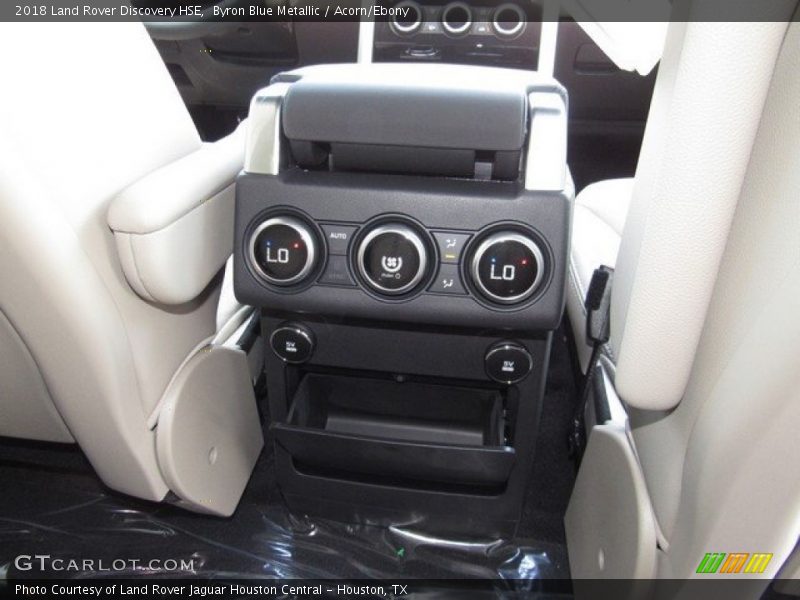 Byron Blue Metallic / Acorn/Ebony 2018 Land Rover Discovery HSE