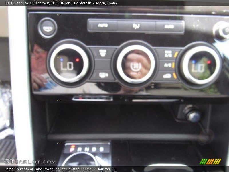 Byron Blue Metallic / Acorn/Ebony 2018 Land Rover Discovery HSE