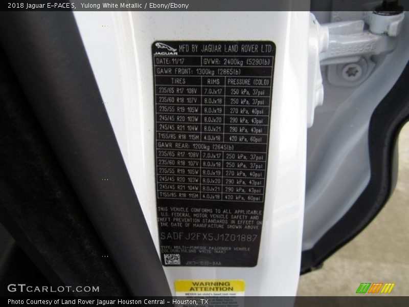 Yulong White Metallic / Ebony/Ebony 2018 Jaguar E-PACE S