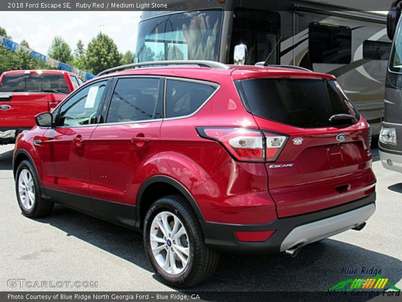 Ruby Red / Medium Light Stone 2018 Ford Escape SE
