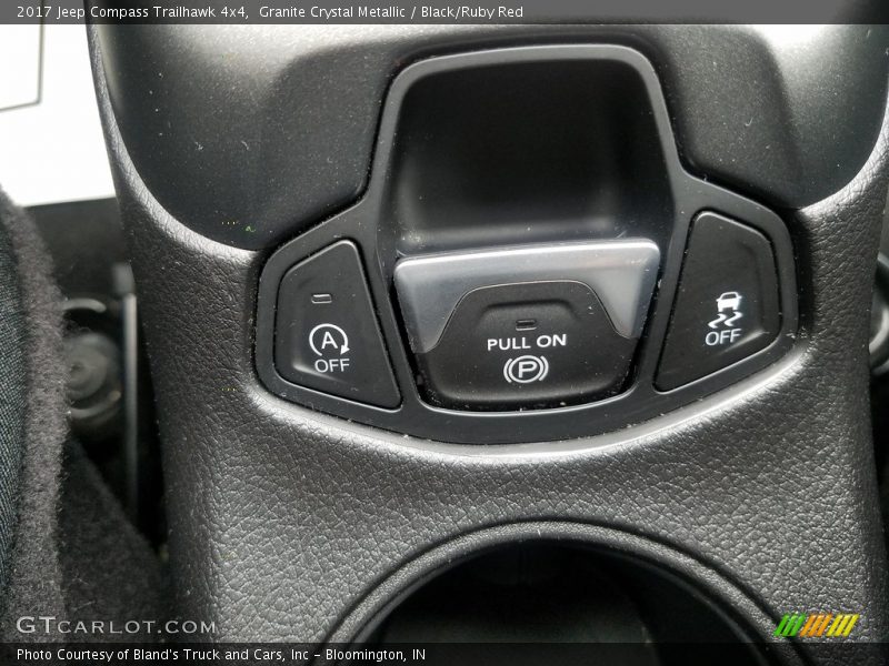 Granite Crystal Metallic / Black/Ruby Red 2017 Jeep Compass Trailhawk 4x4