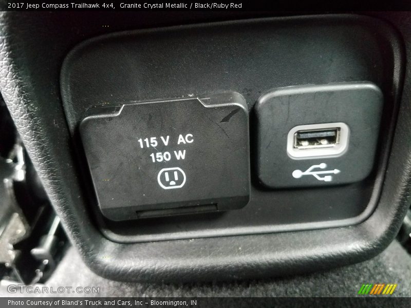 Granite Crystal Metallic / Black/Ruby Red 2017 Jeep Compass Trailhawk 4x4