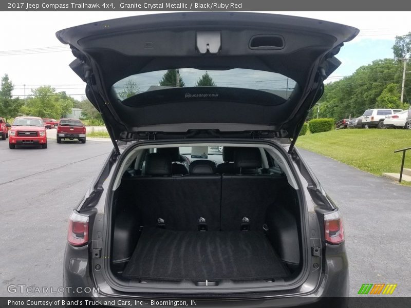 Granite Crystal Metallic / Black/Ruby Red 2017 Jeep Compass Trailhawk 4x4