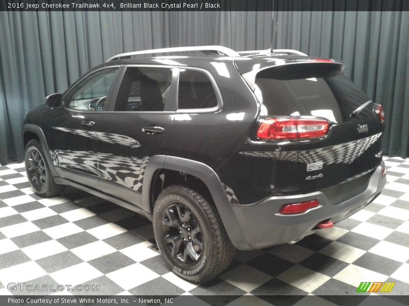 Brilliant Black Crystal Pearl / Black 2016 Jeep Cherokee Trailhawk 4x4